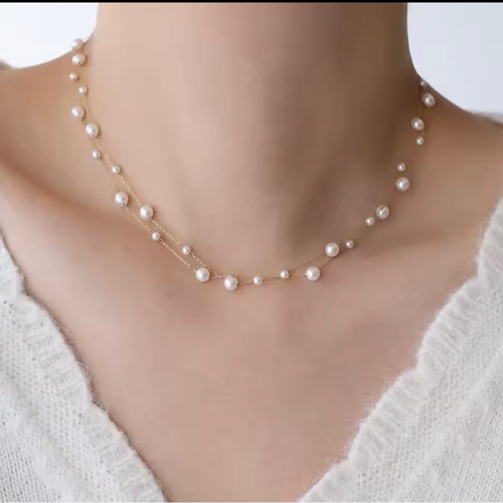 Delicate Gold Pearl Clavicle Necklace